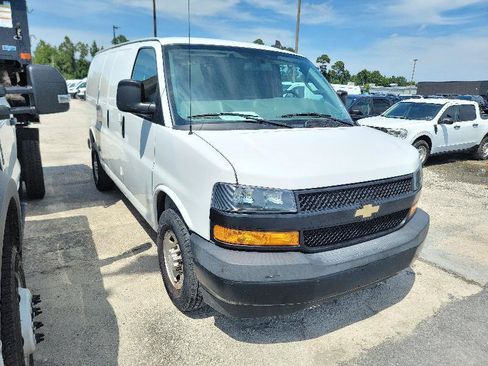 Used 2020 Chevrolet Express 2500 w/ Driver Convenience Package RWD image 2