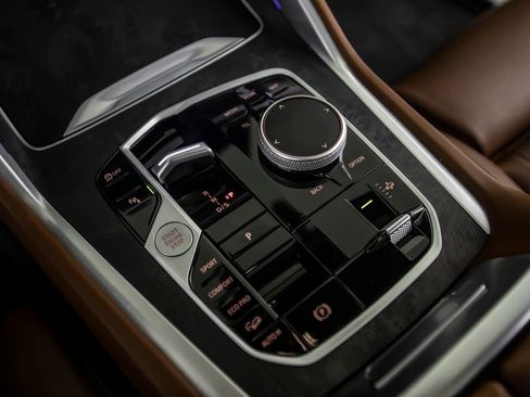 Used 2025 BMW X6 xDrive40i w/ Climate Comfort Package image 36