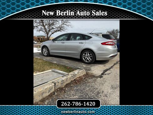 Used 2013 Ford Fusion SE FWD image 1