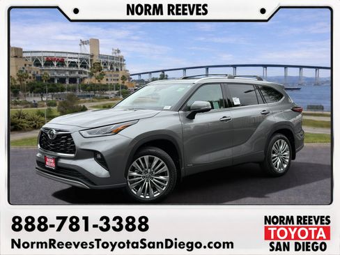 New 2026 Toyota Highlander Platinum AWD/4WD image 1