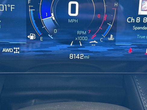Used 2026 Chevrolet Equinox LT AWD/4WD image 25