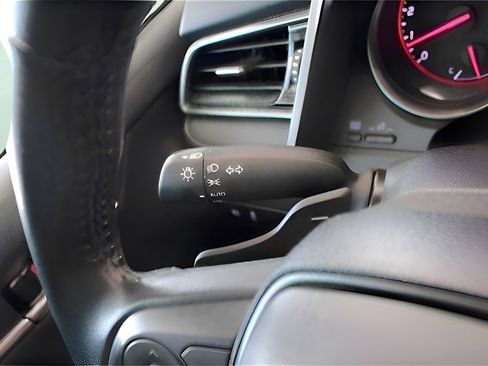 Used 2022 Toyota Camry XSE image 27