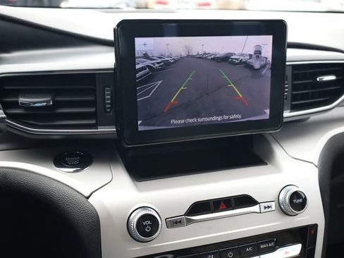 Used 2023 Ford Explorer XLT w/ Equipment Group 202A image 22