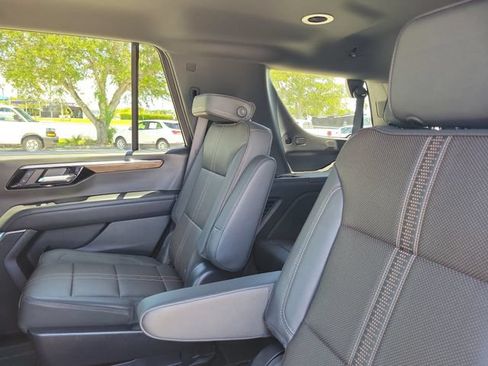 Used 2025 Chevrolet Tahoe High Country AWD/4WD image 9