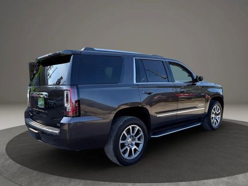 Used 2017 GMC Yukon Denali image 7