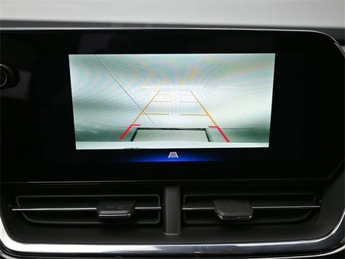 Certified 2025 Chevrolet Trax RS w/ Sunroof Package image 33