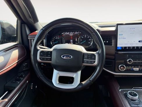 Used 2022 Ford Expedition Limited AWD/4WD image 12