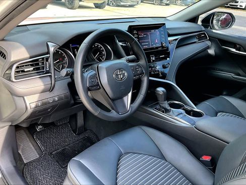Used 2024 Toyota Camry SE image 18