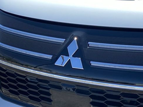 New 2026 Mitsubishi Outlander AWD image 28