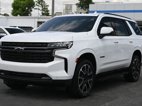 Used 2022 Chevrolet Tahoe RST w/ Luxury Package AWD/4WD image 5