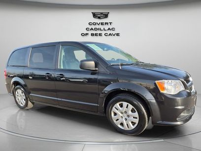Used 2018 Dodge Grand Caravan SE w/ UConnect Hands-Free Group