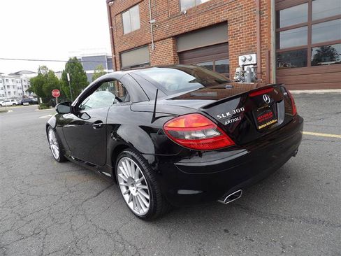 Used 2010 Mercedes-Benz SLK 300 image 3