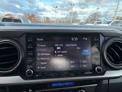 Used 2021 Toyota Tacoma SR5 image 11