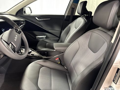 New 2026 Kia Niro Wind w/ Wind Preserve Package FWD image 3