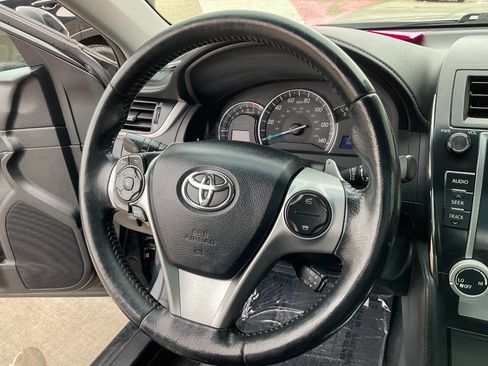 Used 2013 Toyota Camry SE image 18
