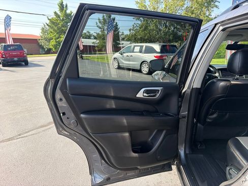 Used 2019 Nissan Pathfinder SL FWD image 21