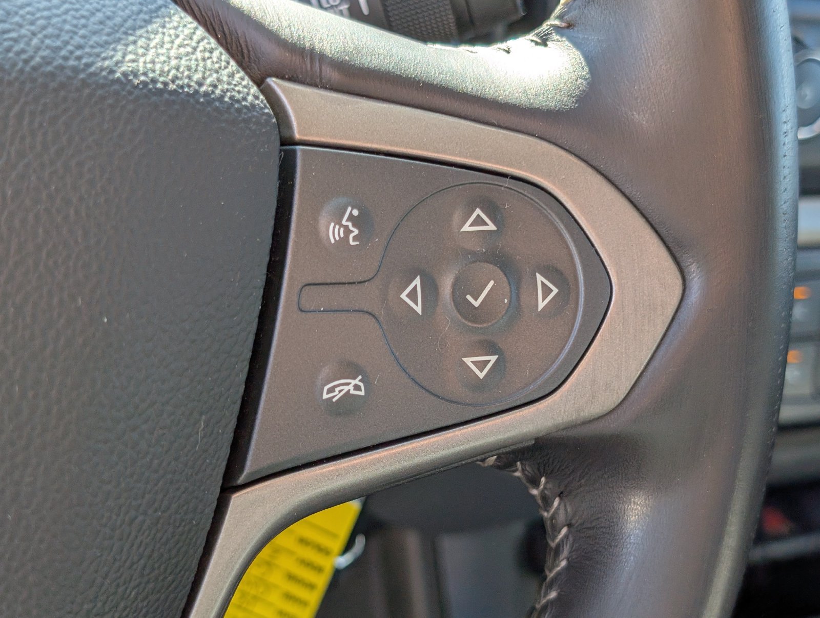 Used 2018 Chevrolet Colorado Z71 AWD/4WD image 25