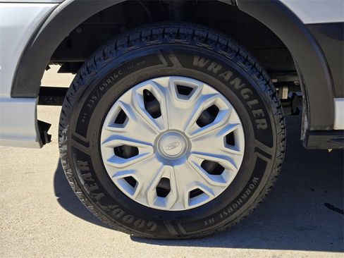 Used 2023 Ford Transit 350 XLT image 17