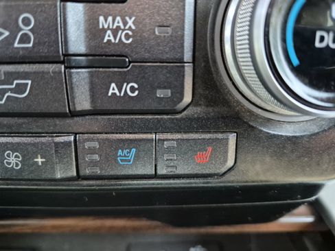 Used 2015 Ford F150 Lariat w/ Equipment Group 502A Luxury AWD/4WD image 22