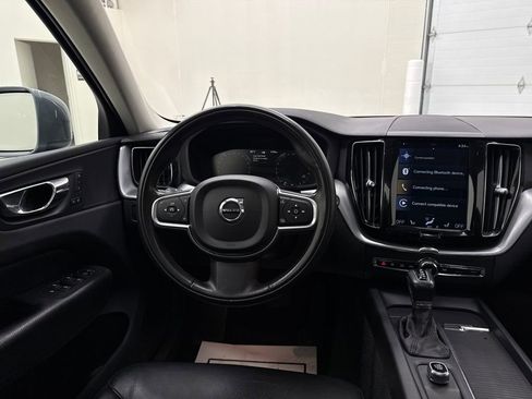 Used 2018 Volvo XC60 T6 Momentum w/ Advanced Package image 14