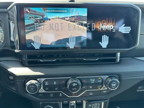 New 2026 Jeep Gladiator Sport image 28