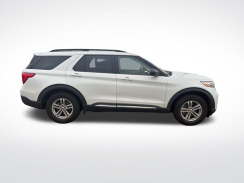 Used 2020 Ford Explorer XLT w/ Equipment Group 202A image 2