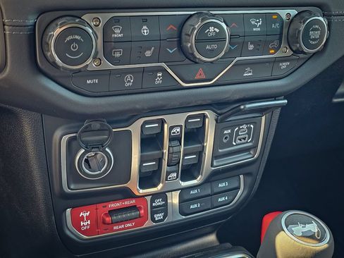 New 2026 Jeep Wrangler Unlimited Rubicon AWD/4WD image 25