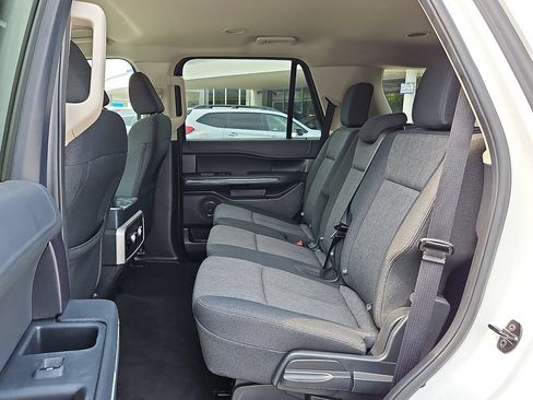 Used 2024 Ford Expedition XLT AWD/4WD image 10