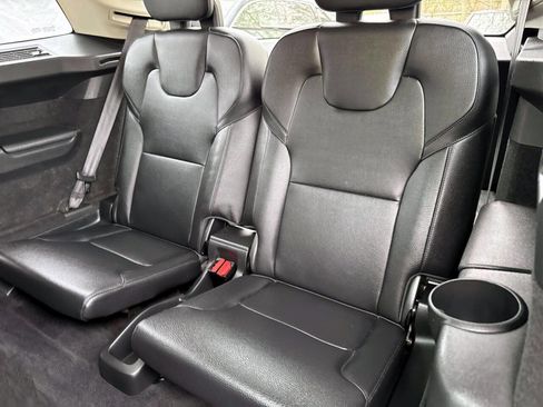 Used 2016 Volvo XC90 T6 Momentum AWD/4WD image 14