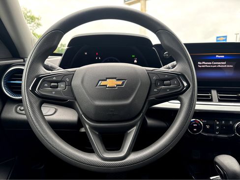 New 2025 Chevrolet Trax LT FWD image 11