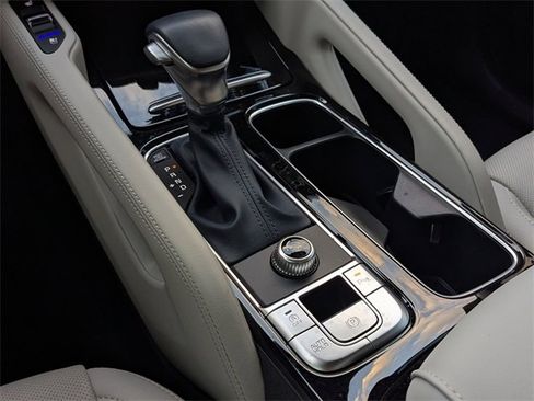 Certified 2024 Kia Telluride EX w/ EX Captain's Chair Package image 32