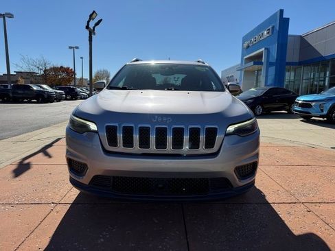 Used 2021 Jeep Cherokee Latitude image 2
