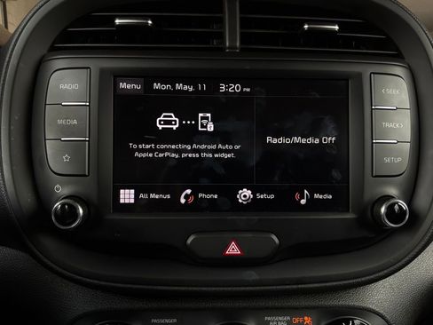 Used 2025 Kia Soul LX w/ LX Technology Package FWD image 25