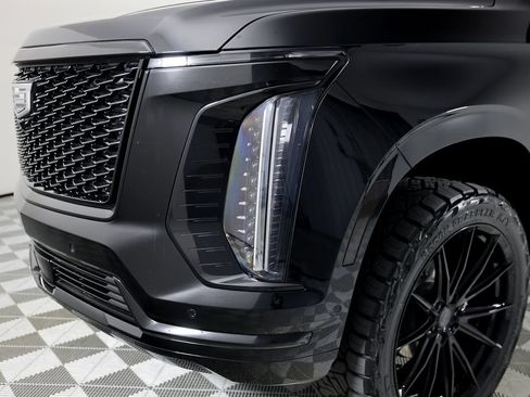 Used 2026 Cadillac Escalade Sport w/ LPO, ONYX Package AWD/4WD image 38