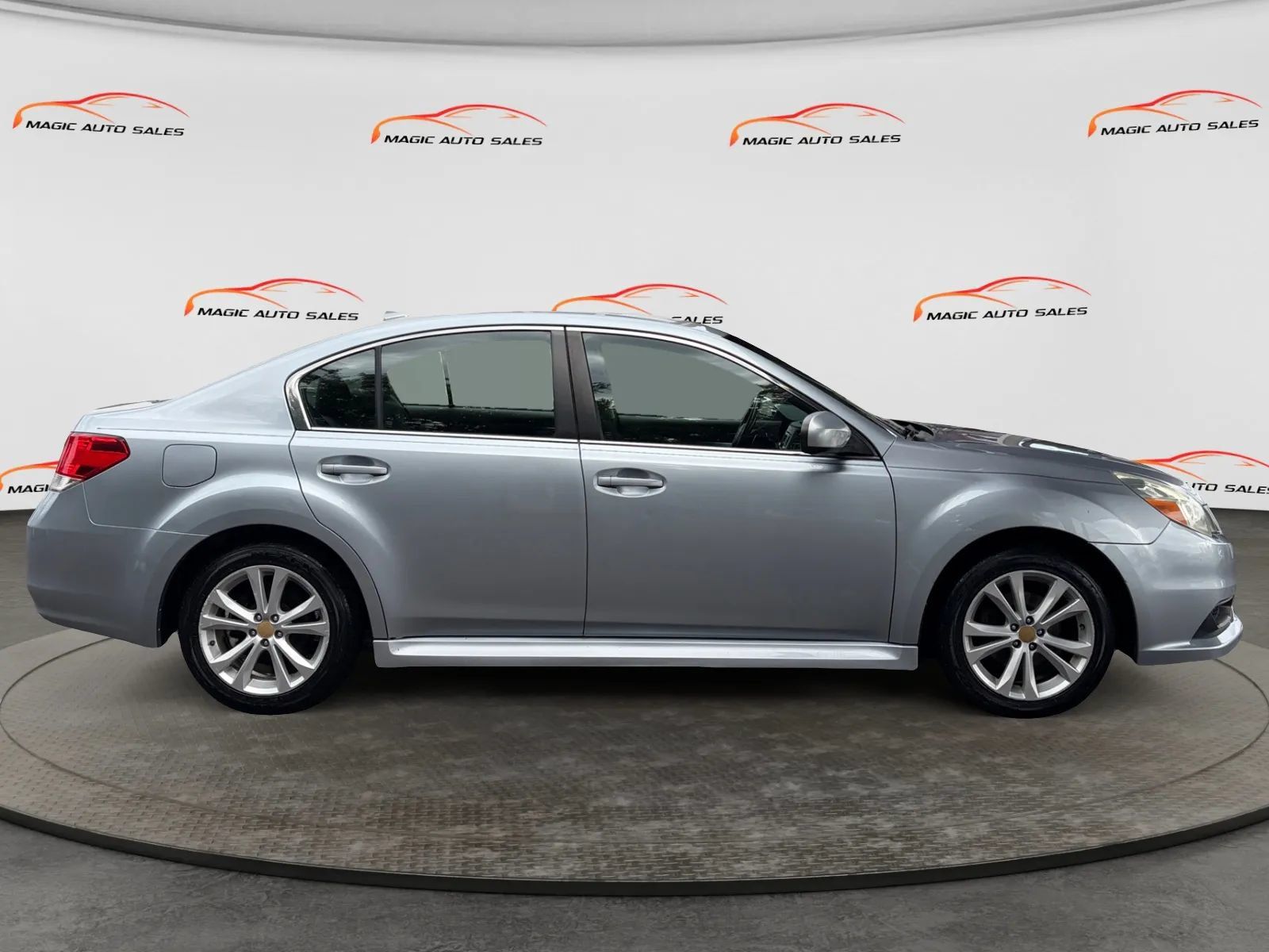 Used 2014 Subaru Legacy 2.5i Premium AWD/4WD image 6
