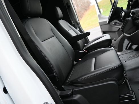 New 2026 Ford Transit 250 148 Medium Roof w/ Load Area Protection Package RWD image 62