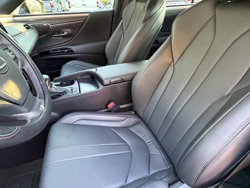 Used 2024 Lexus ES 350 F Sport w/ Accessory Package (Z2) FWD image 17
