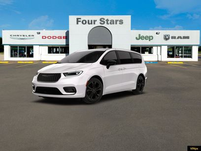 New 2026 Chrysler Pacifica Select