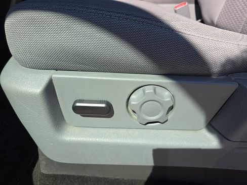 Used 2013 Ford F150 XLT w/ Mid Equipment Group image 18