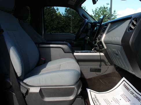 Used 2014 Ford F250 XLT w/ XLT Premium Package image 7