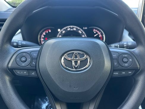 Certified 2025 Toyota RAV4 XLE FWD image 23