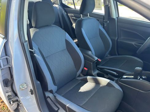 Used 2025 Nissan Versa SV image 36