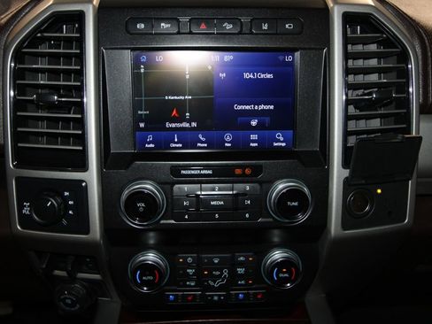 Used 2020 Ford F250 King Ranch w/ King Ranch Ultimate Package AWD/4WD image 17