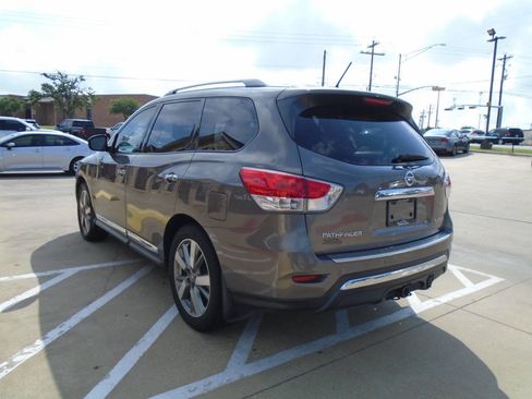 Used 2014 Nissan Pathfinder Platinum FWD image 7