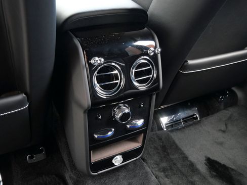 Certified 2024 Rolls-Royce Cullinan AWD/4WD image 29