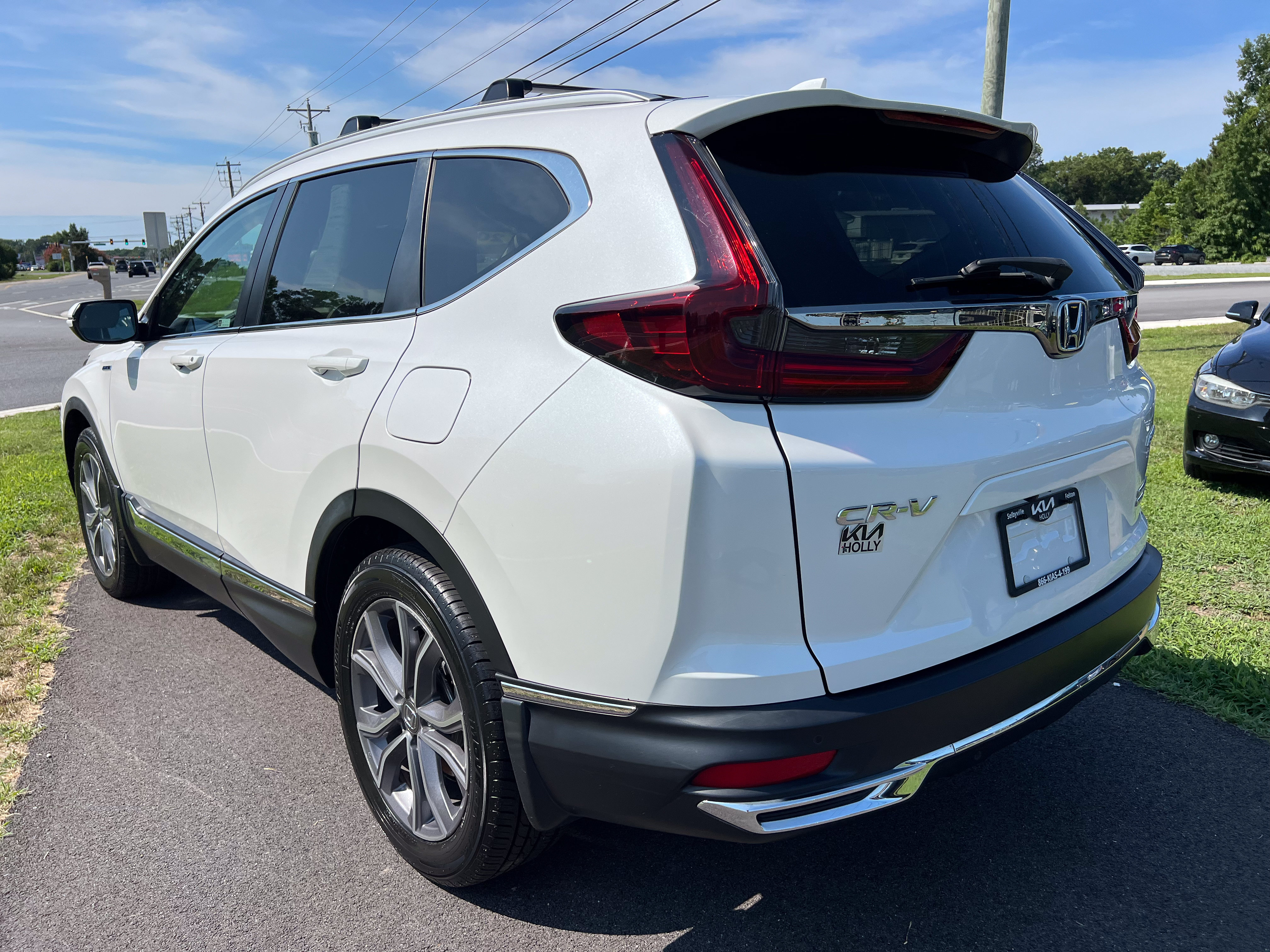 Used 2022 Honda CR-V Touring image 3
