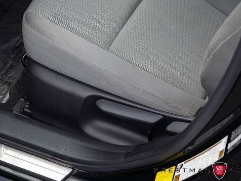 Used 2024 Toyota Prius LE FWD image 18