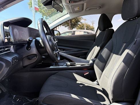 Used 2023 Hyundai Elantra SEL w/ Convenience Package FWD image 8