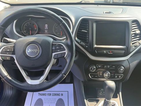 Used 2016 Jeep Cherokee Limited FWD image 16