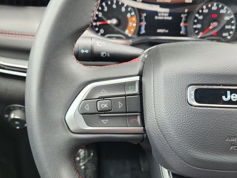 Used 2024 Jeep Compass Trailhawk AWD/4WD image 17